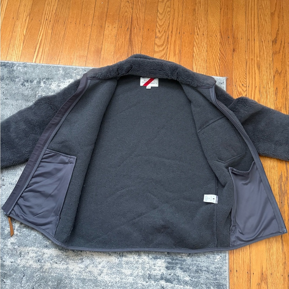 Best Made Co. Wool Sherpa Zip Up Fleece with Leather Pulls, Men’s XS, Dark Grey. - Picture 4 of 6